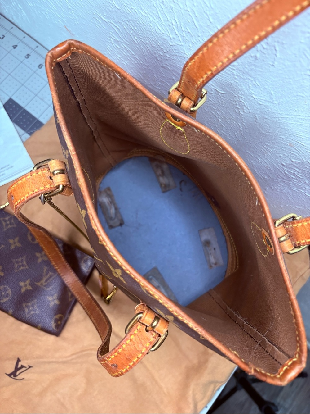Louis Vuitton Monogram Bucket Bag with Chain Pouch - Brown/Tan - Picture 4 of 5